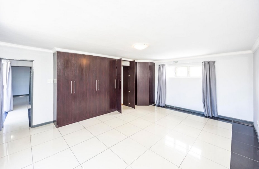 4 Bedroom Property for Sale in Sunnyridge Eastern Cape